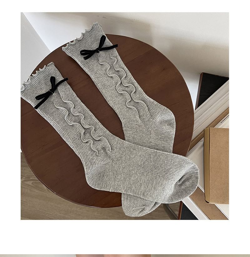 Ruffle Trim Bow Socks