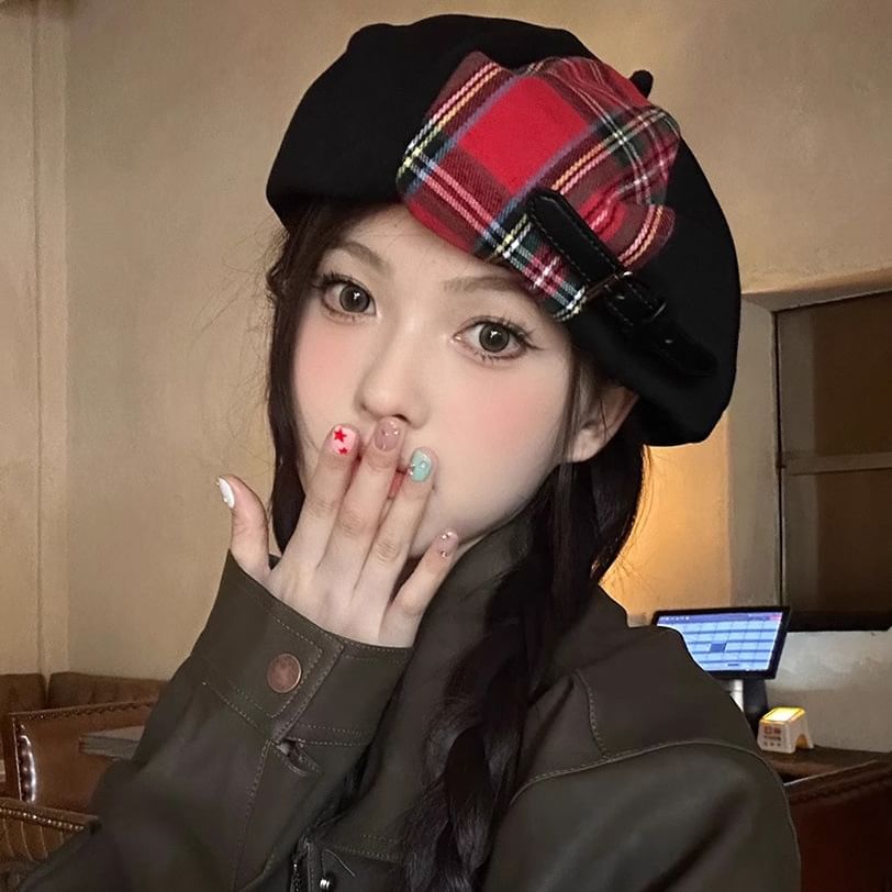 Beret Plaid Panel