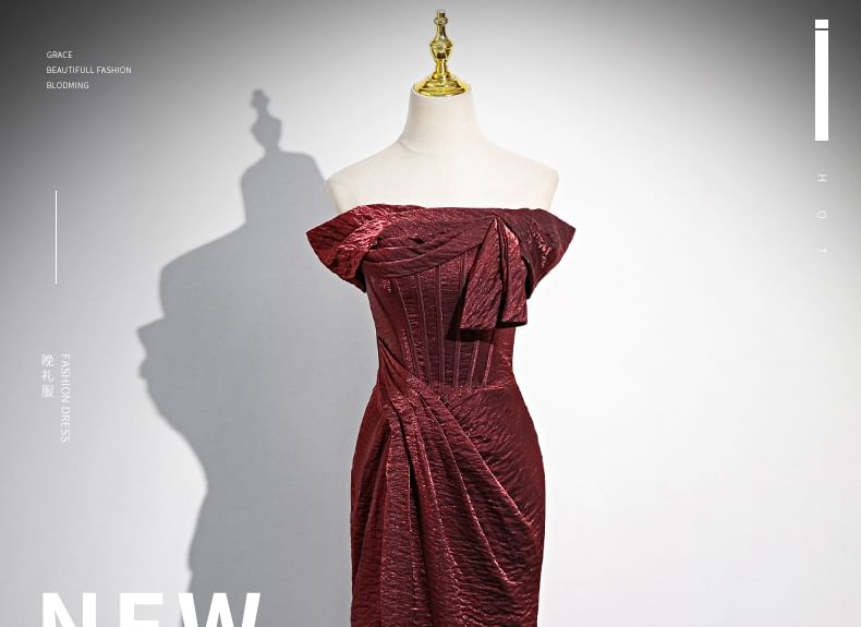 Robe de soirée moulante asymétrique à épaules dénudées et fente nouée