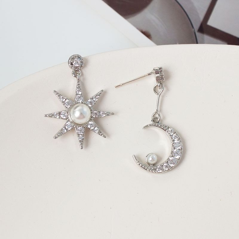 Dangle Asymmetrical Star Alloy Rhinestone Faux Pearl Moon Earring