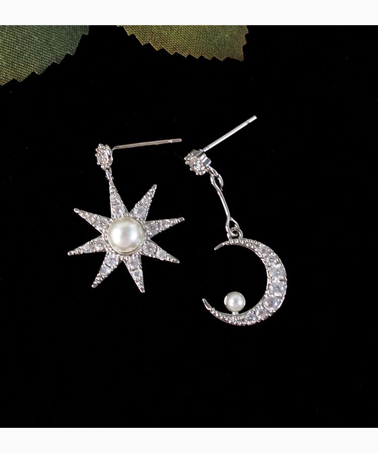 Dangle Asymmetrical Star Alloy Rhinestone Faux Pearl Moon Earring