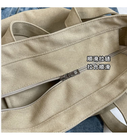 Sac fourre-tout avec lettrage