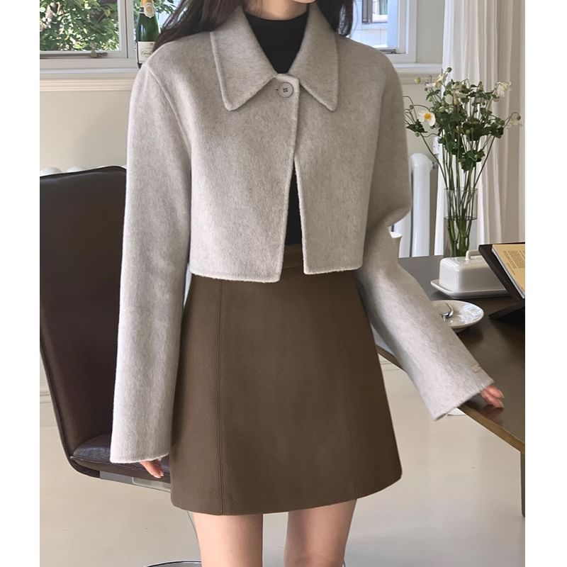 Collared Plain Single Buttoned Cropped Coat