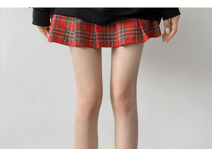 Short Buckled Plain Boots Platform