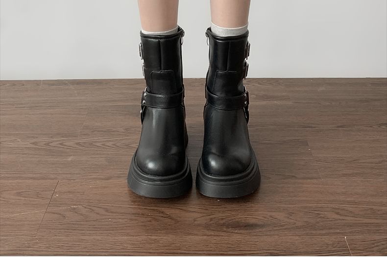 Short Buckled Plain Boots Platform