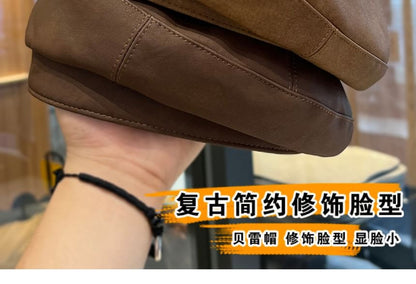 Béret uni en similicuir