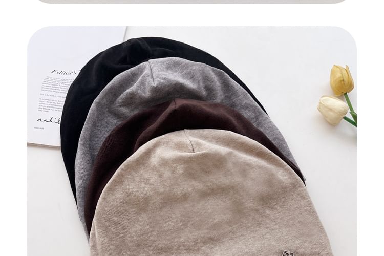 Lettering Beanie Accent