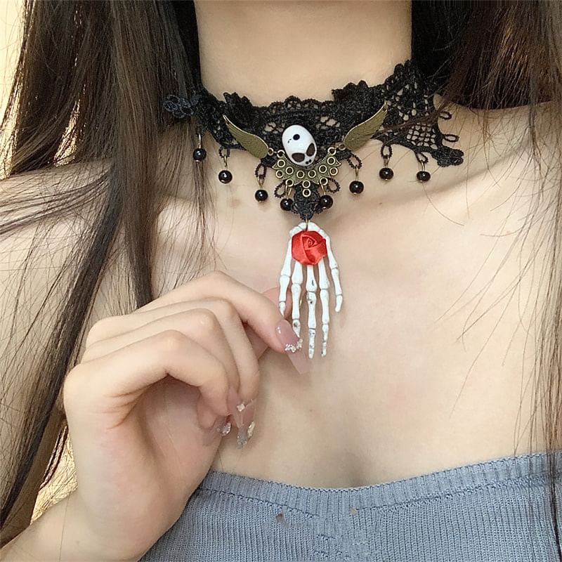 Choker / Lace Skull Earring