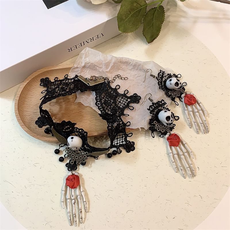 Choker / Lace Skull Earring