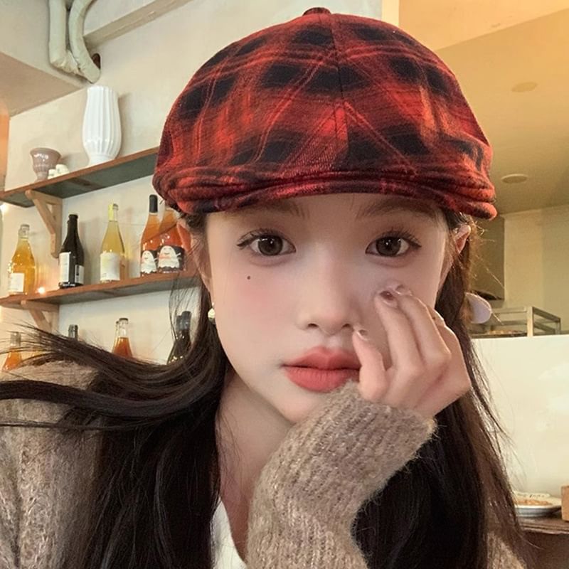Cap Plaid Flat