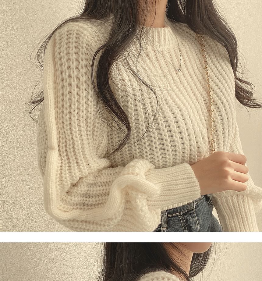 Soft Bubble-Sleeve Cropped Sweater