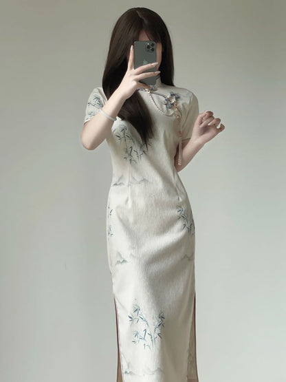 Short Sleeve Mandarin Collar Bamboo Print Midi Qipao