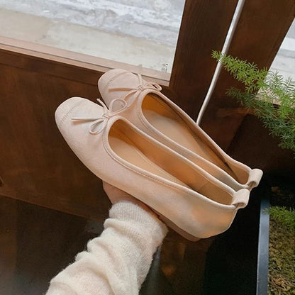 Bow Toe Square Flats