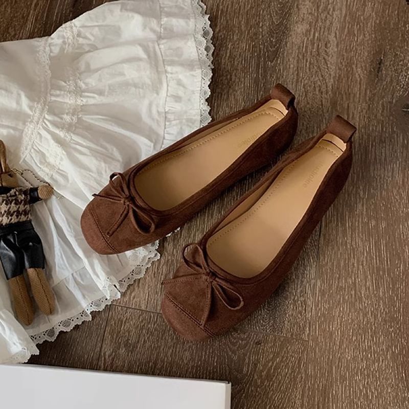 Bow Toe Square Flats