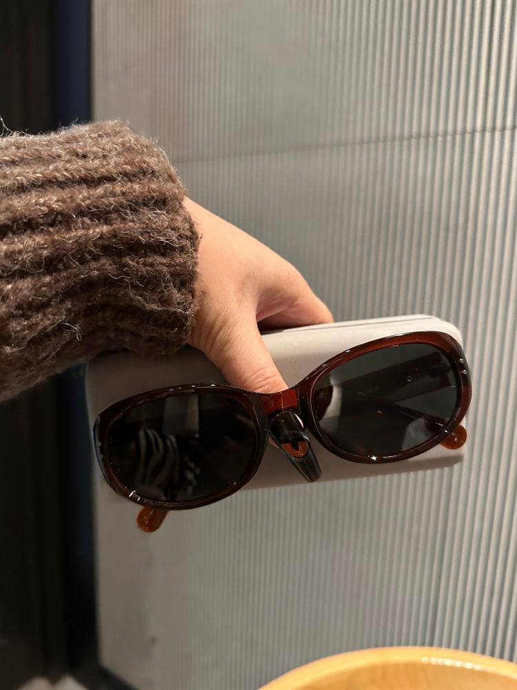 Oval Frame Sunglasses
