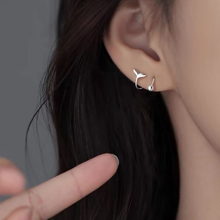 925 Sterling Silver Fish Tail Hoop Earring