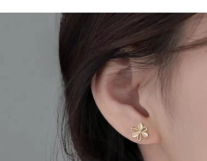 925 Sterling Silver Flower Stud Earring