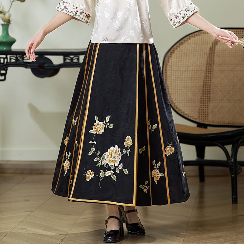 Traditional Chinese 3/4-Sleeve Crew Neck Floral Embroidered Jacquard Frog Buttoned Blouse / High Rise Contrast Trim Maxi A-Line Skirt / Set