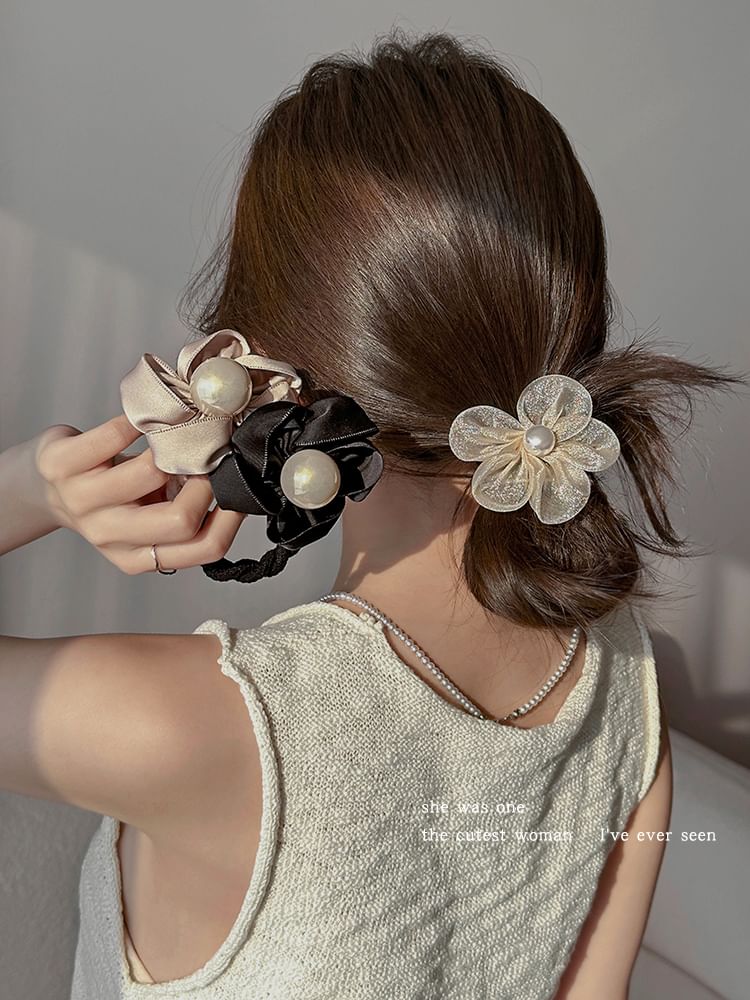 Flower Faux Pearl Hair Tie