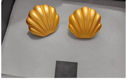 Shell Stud Earring