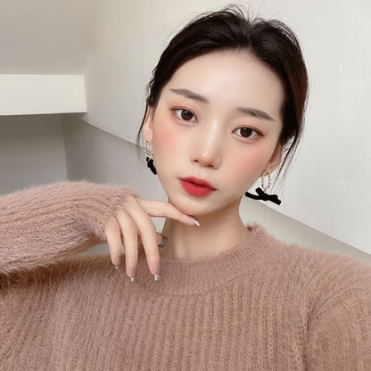 Ribbon Dangle Clip / Earring On