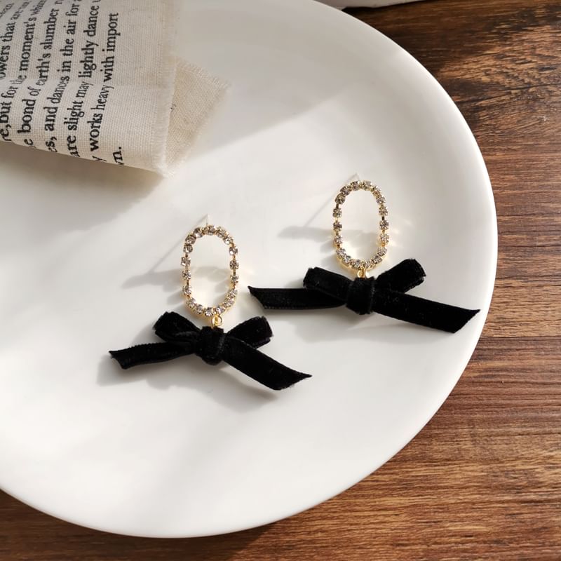 Ribbon Dangle Clip / Earring On