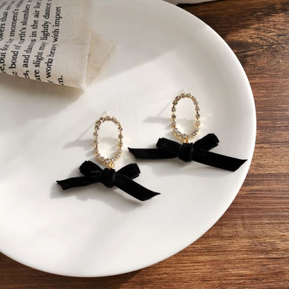 Ribbon Dangle Clip / Earring On