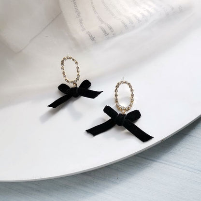 Ribbon Dangle Clip / Earring On