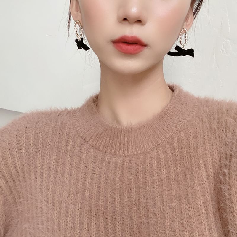 Ribbon Dangle Clip / Earring On