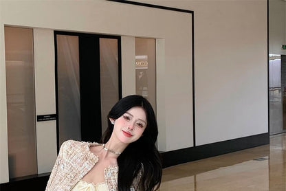 Button Neck Cropped Round Tweed Jacket