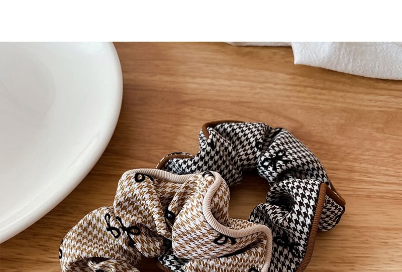 Ribbon Pattern Plaid Scrunchie