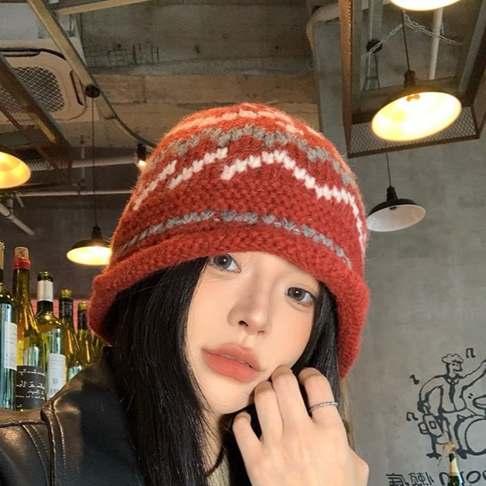 Hat Patterned Bucket Knit