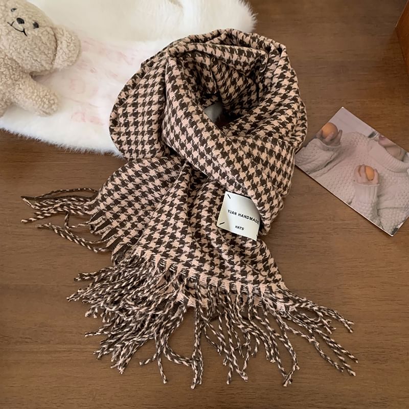 Applique Houndstooth Scarf