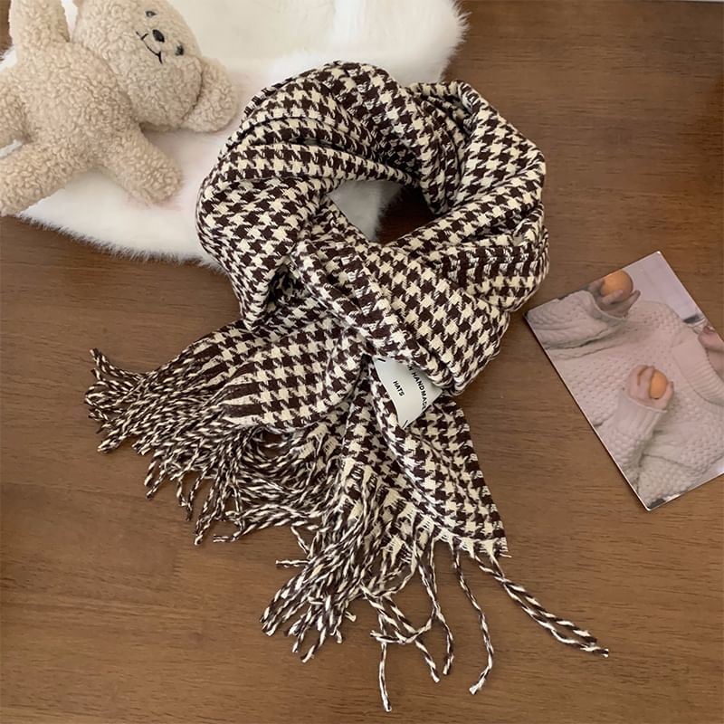 Applique Houndstooth Scarf