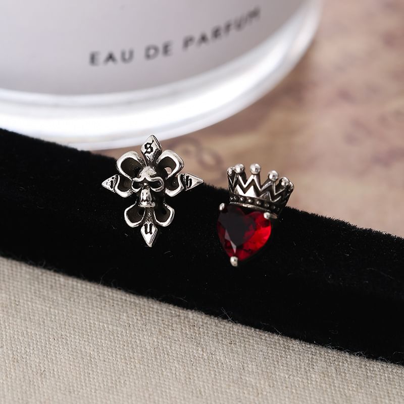 Rhinestone Heart Skull Asymmetrical Stud Earring