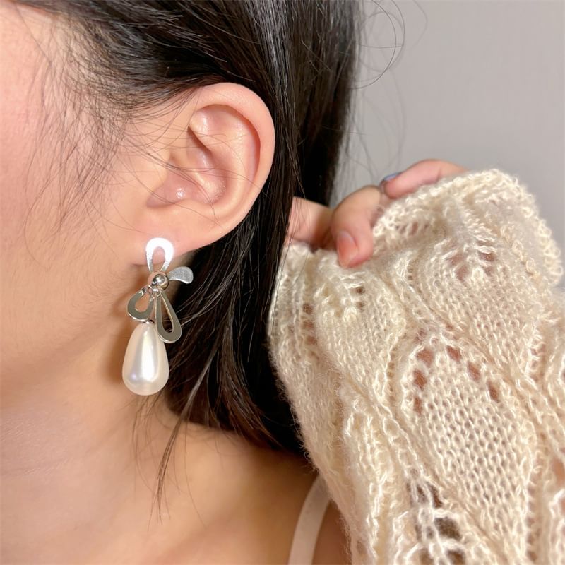 Pearl Faux Drop Earring Bow