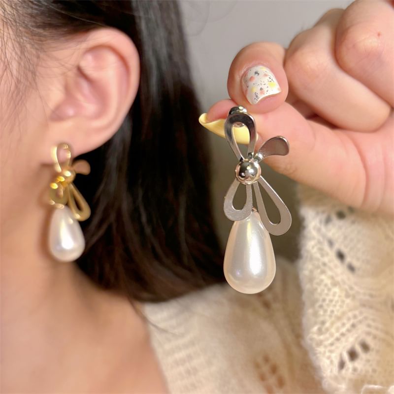 Pearl Faux Drop Earring Bow