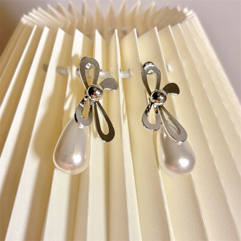 Pearl Faux Drop Earring Bow