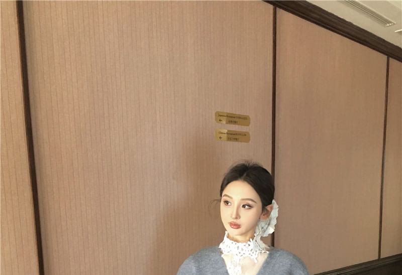 High Shorts Lace Button-Up Cardigan Neck / Long-Sleeve Waist Top V-Neck