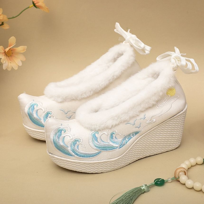 Heel Embroidered Wedge Pumps Fleece-Lined