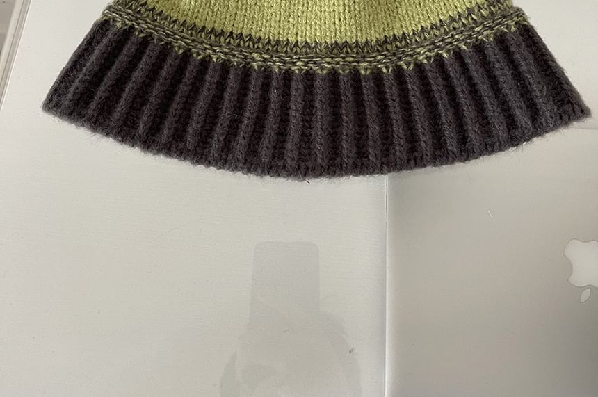 Two-Tone Knit Bucket Hat