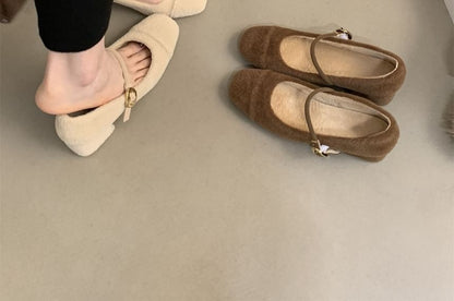 Plain Jane Heel Pumps Low Mary