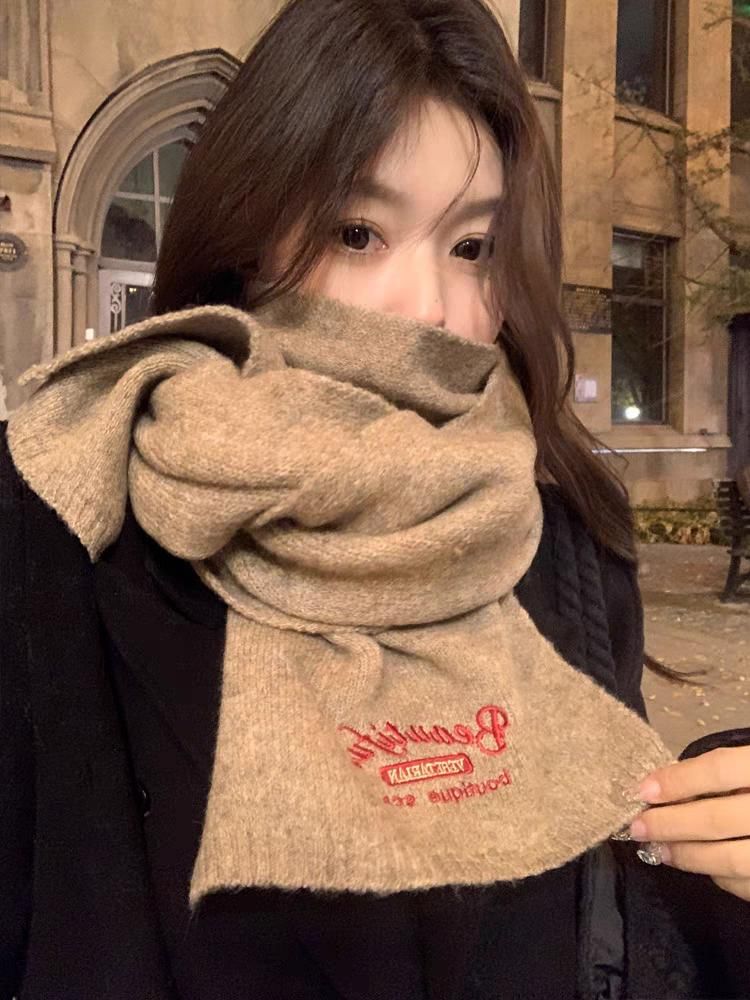 Plain Embroidered Lettering Scarf / Plaid