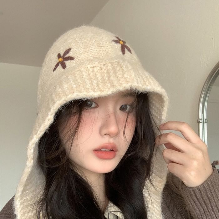 Knit Bonnet Embroidered Floral Hat