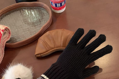 Knit Color Gloves Block