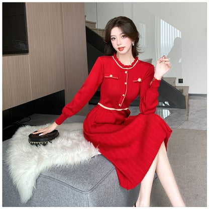 Long-Sleeve Crew Neck Plain Pleated Hem Knit A-Line Dress