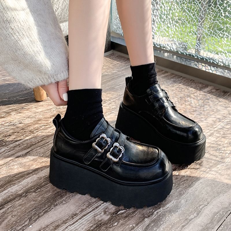 Faux Buckled Shoes Leather Ankle