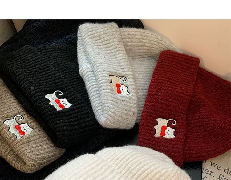 Embroidered Beanie Cat Knit