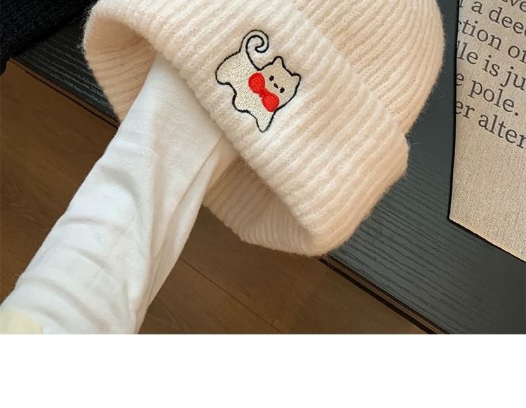 Embroidered Beanie Cat Knit