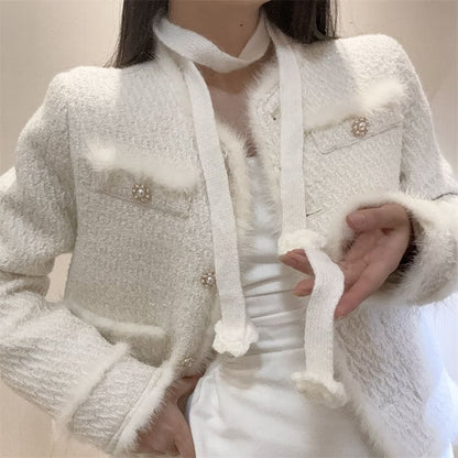 Narrow Flower Knit Scarf Detail